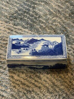 Antique Chinese Porcelain Qianlong  Mark  Blue And White Landscape Covered Box